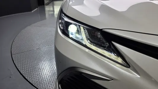 Toyota (XV70) 2.5 LE 2024 22