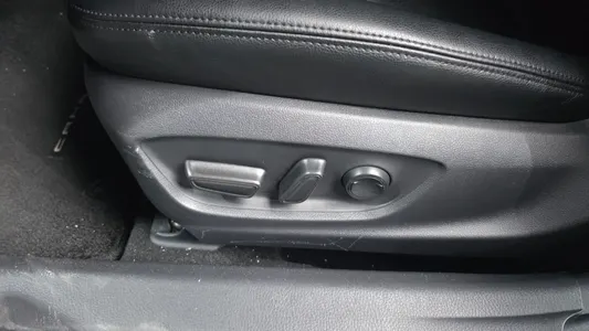 Toyota (XV70) 2.5 LE 2024 31