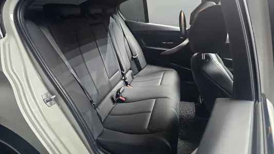 BMW 3 Series (F30) 320d M 2018 11