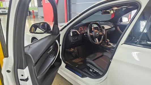 BMW 3 Series (F30) 320d M 2018 10