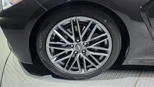 Genesis G70 2.0T AWD 2019 5