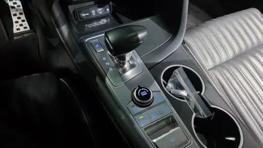 Genesis G70 2.0T AWD 2019 9