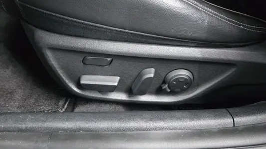 Genesis G70 2.0T AWD 2019 34