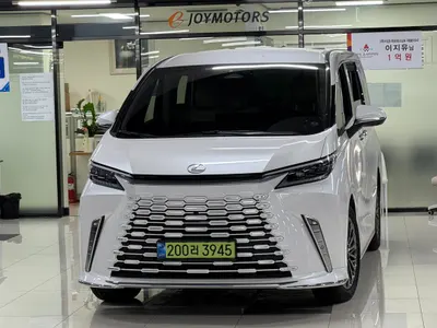 Lexus LM 2 500h 2025