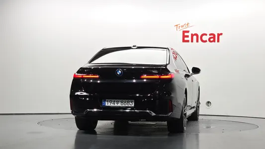 BMW 7 Series (G70) 750e xDrive M 2023 4