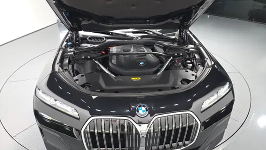 BMW 7 Series (G70) 750e xDrive M 2023 6