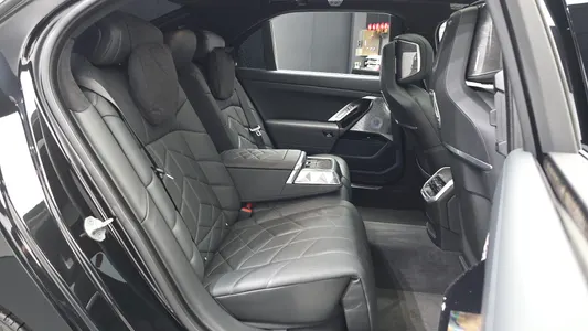 BMW 7 Series (G70) 750e xDrive M 2023 26