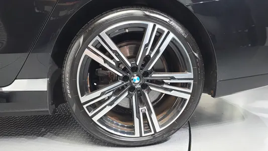 BMW 7 Series (G70) 750e xDrive M 2023 21