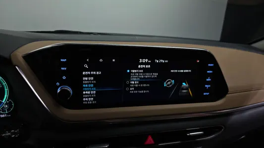 Hyundai (DN8) 2020 16