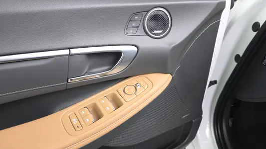 Hyundai (DN8) 2020 30