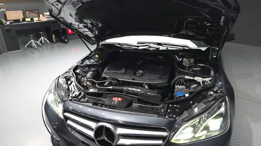 Mercedes-Benz E-Class W212 E220 2015 6