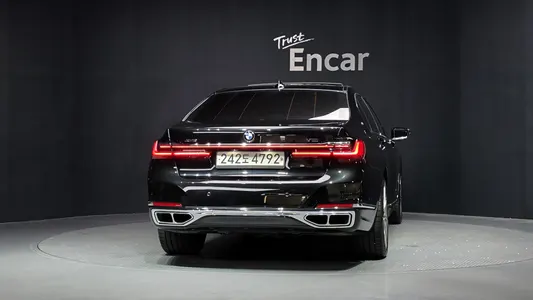 BMW 7 Series (G11) M760Li xDrive V12 2020 4