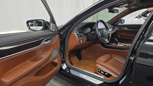 BMW 7 Series (G11) M760Li xDrive V12 2020 10
