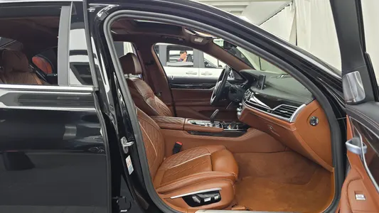 BMW 7 Series (G11) M760Li xDrive V12 2020 26