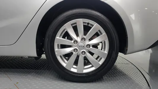 Kia K3 2013 22