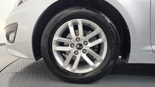 Kia K5 LPI 2010 5