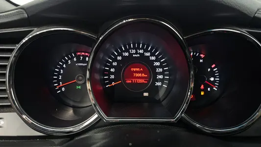 Kia K5 LPI 2010 8