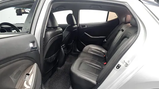 Kia K5 LPI 2010 11