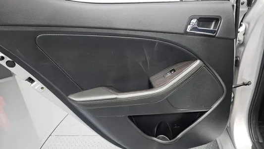 Kia K5 LPI 2010 26
