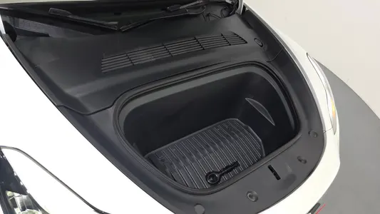 Tesla Y AWD 2022 6