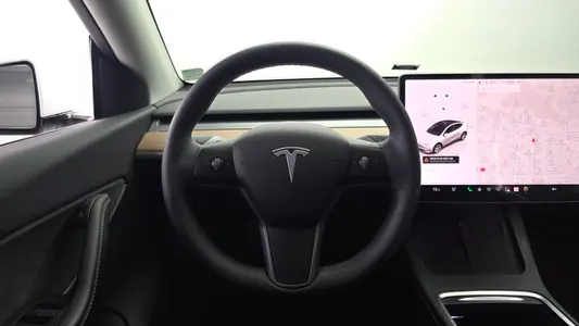 Tesla Y AWD 2022 13