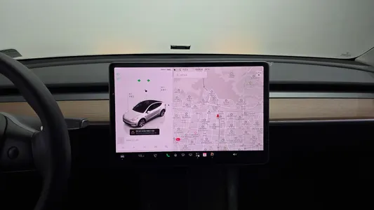 Tesla Y AWD 2022 14
