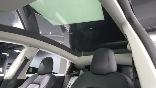 Tesla Y AWD 2022 19