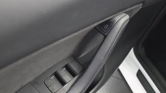 Tesla Y AWD 2022 31
