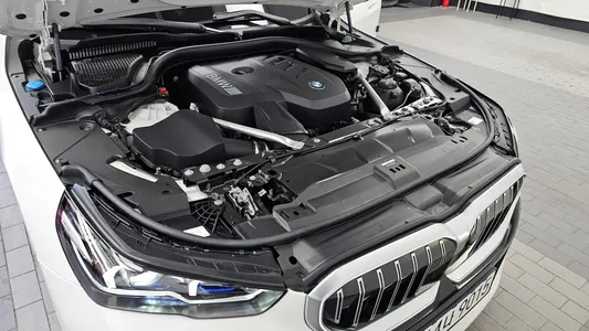 BMW 5 Series (G60) 520i M 2026 6