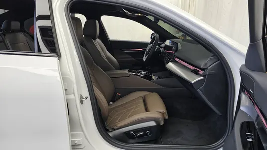 BMW 5 Series (G60) 520i M 2026 11