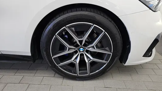 BMW 5 Series (G60) 520i M 2026 21