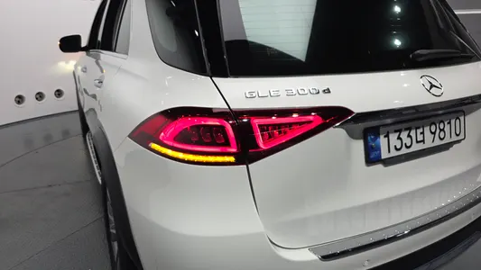 Mercedes-Benz GLE-Class W167 GLE300d 4MATIC 2023 23