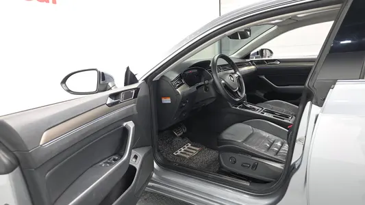 Volkswagen 아테온 2.0 TDI 2019 9