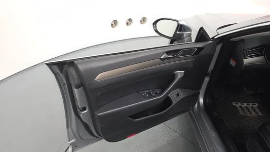 Volkswagen 아테온 2.0 TDI 2019 24