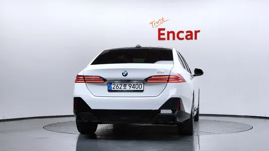 BMW 5 Series (G60) 520i M 2025 4