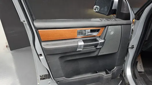 Land Rover 4 3.0 TDV6 HSE 2010 24