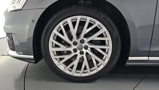 Audi A8 (D5) 55 TFSI LWB 2019 5