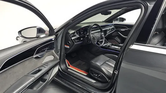 Audi A8 (D5) 55 TFSI LWB 2019 10