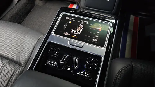 Audi A8 (D5) 55 TFSI LWB 2019 32