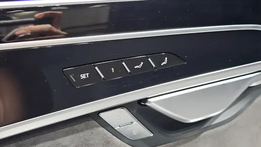Audi A8 (D5) 55 TFSI LWB 2019 36