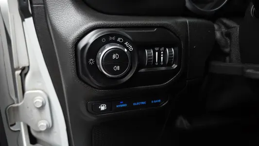 Jeep (JL) 2.0 4 4xe 2021 28