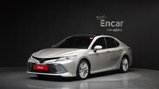 Toyota (XV70) 2.5 2019