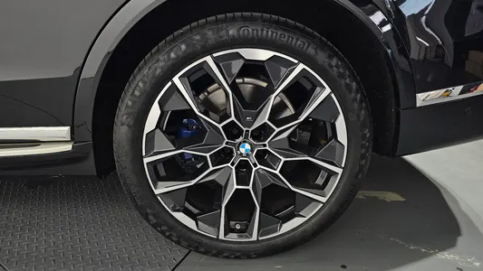 BMW X7 (G07) xDrive 40i M 6 2025 21
