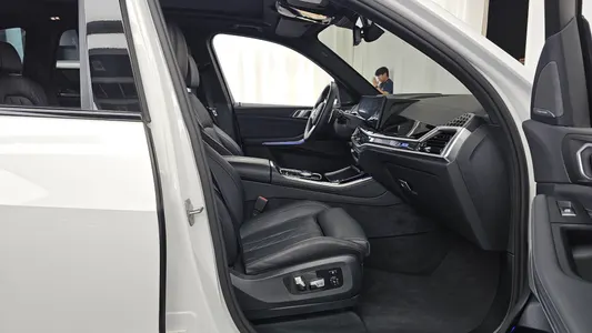 BMW X5 (G05) xDrive 40i M 2025 10