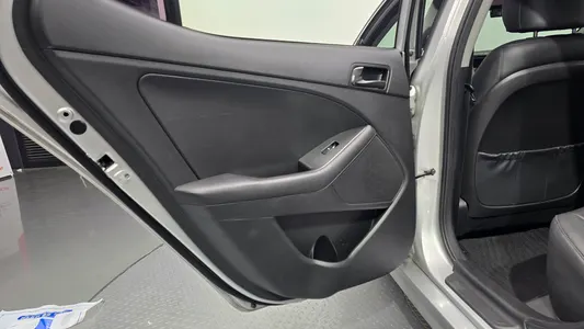Kia K5 LPI 2013 25