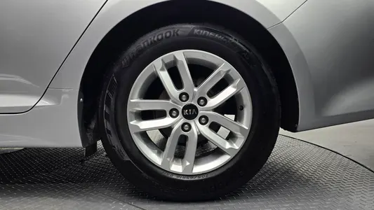 Kia K5 LPI 2013 21
