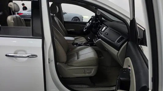 Kia 카니발 9 2018 11