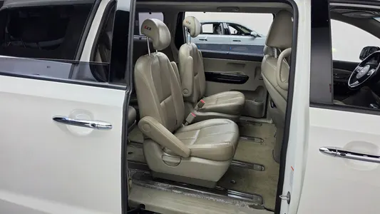 Kia 카니발 9 2018 12