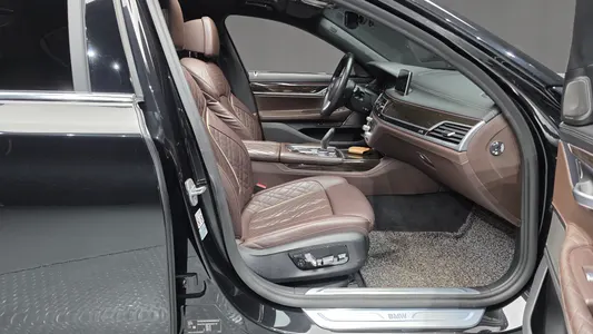 BMW 7 Series (G11) 740d xDrive 2021 26