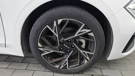 Kia K5 3 2.0 2023 21